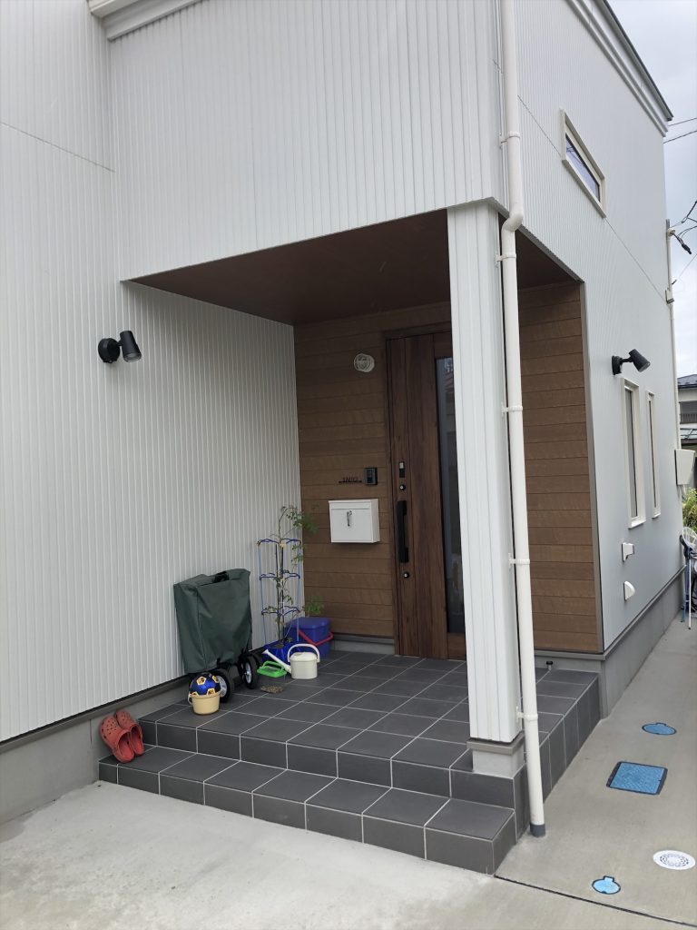 ポーチ、外観